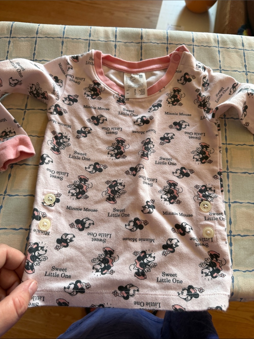Uniqlo mini mouse top with buttons 12-18months